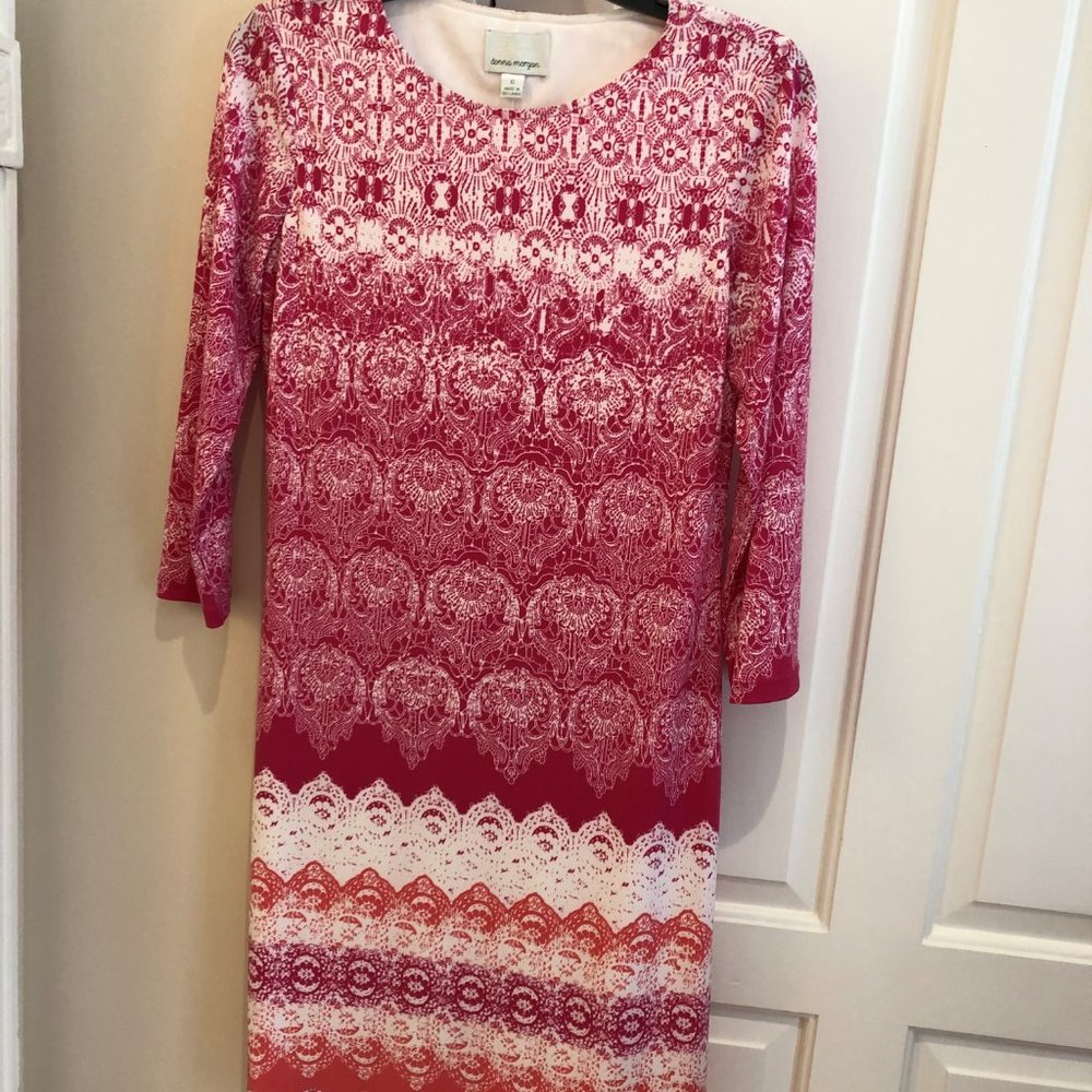 EUC Donna Morgan Fitted Jersey Sheath Casual Dress - 3/4 Sleeve & Pink Pattern